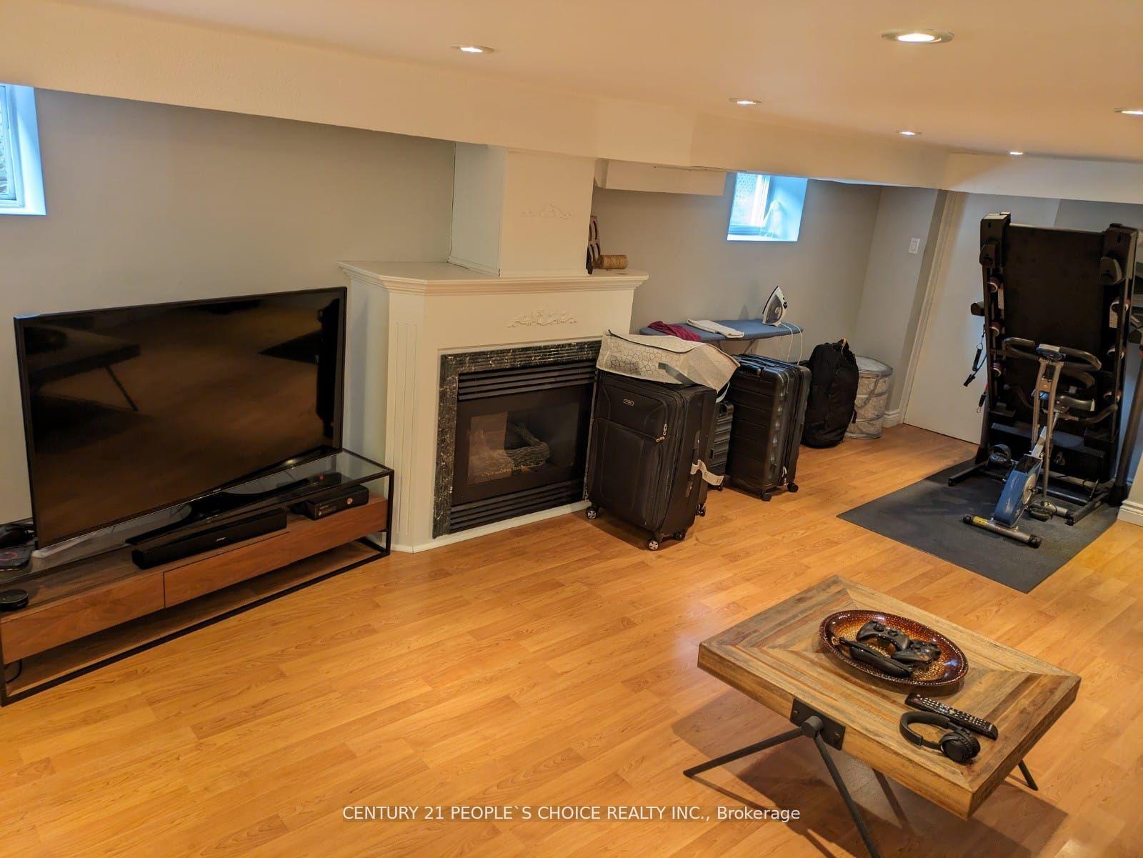 Photo 16 of 63 Stephen Drive, Etobicoke, Stonegate-Queensway — HOMEH