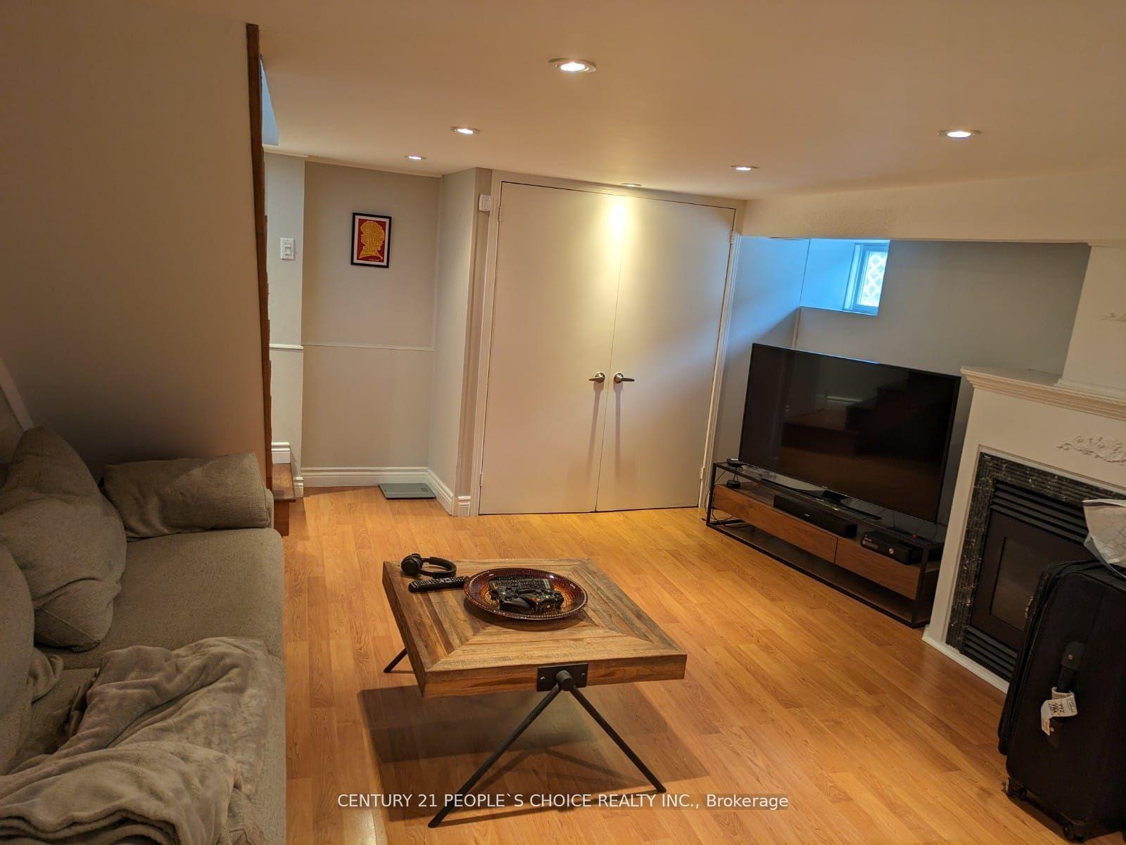 Photo 17 of 63 Stephen Drive, Etobicoke, Stonegate-Queensway — HOMEH