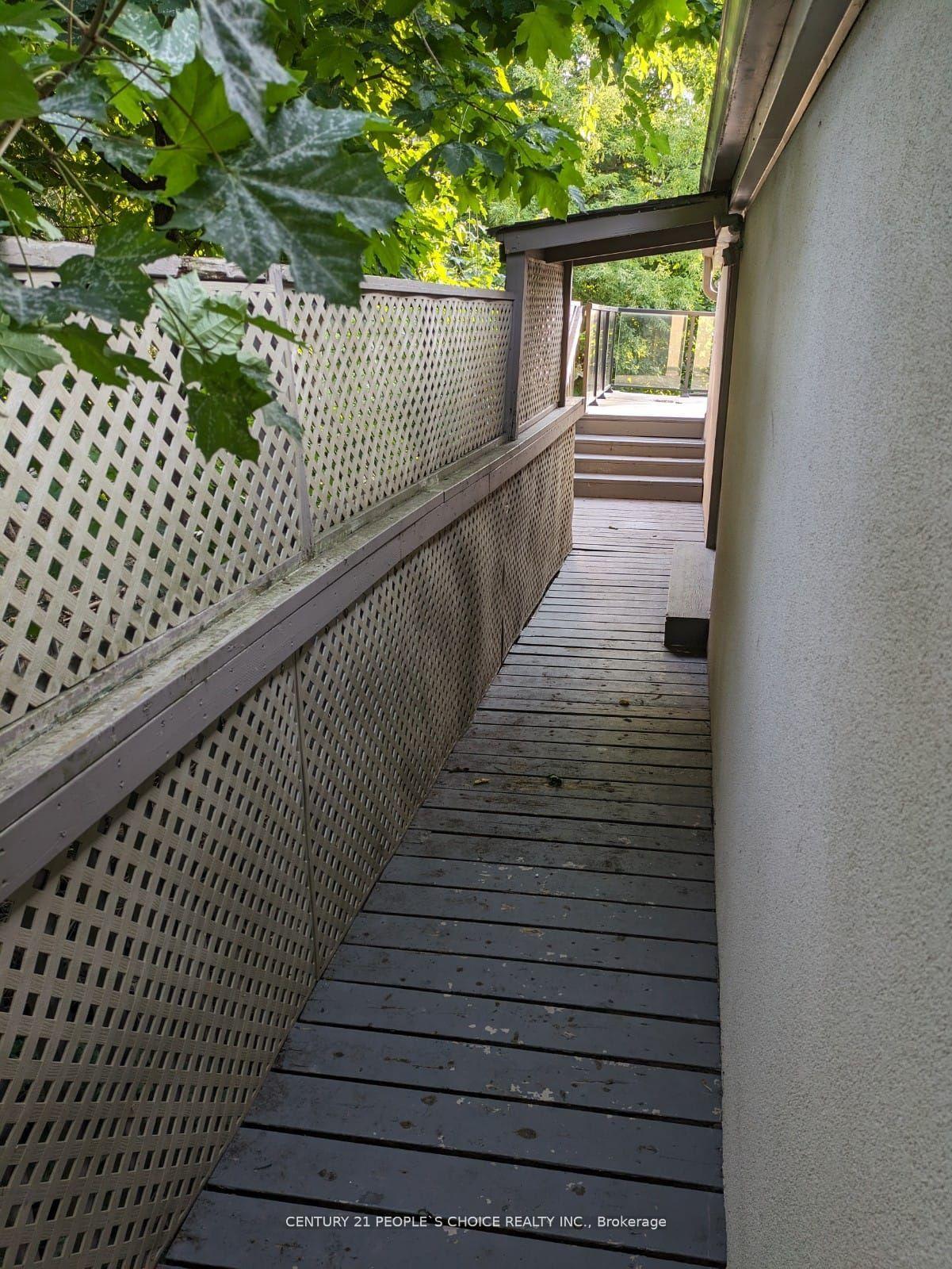 Photo 18 of 63 Stephen Drive, Etobicoke, Stonegate-Queensway — HOMEH