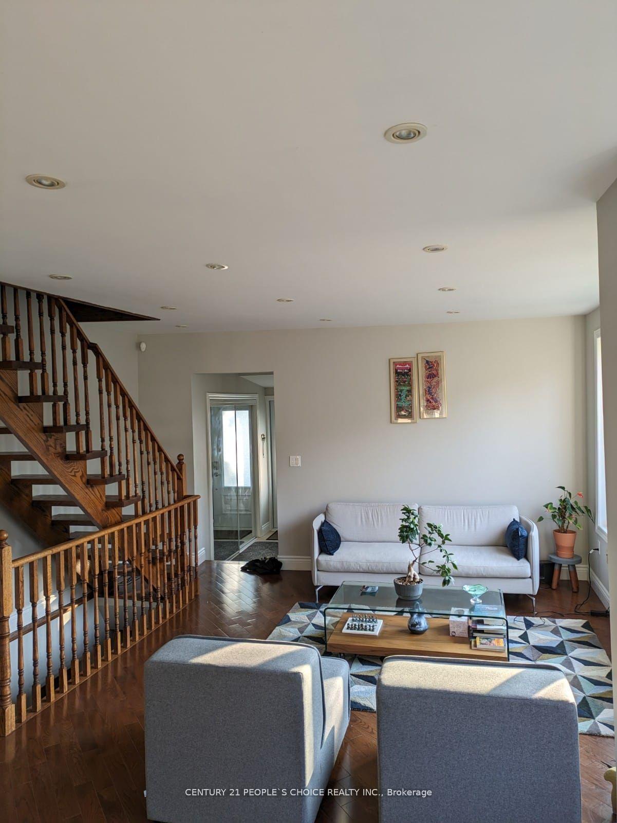 Photo 25 of 63 Stephen Drive, Etobicoke, Stonegate-Queensway — HOMEH