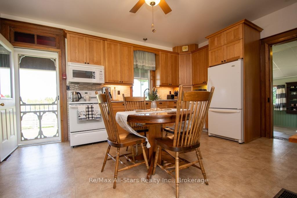 Photo 7 of 402 Mount Horeb Road, Kawartha Lakes, Manvers — HOMEH