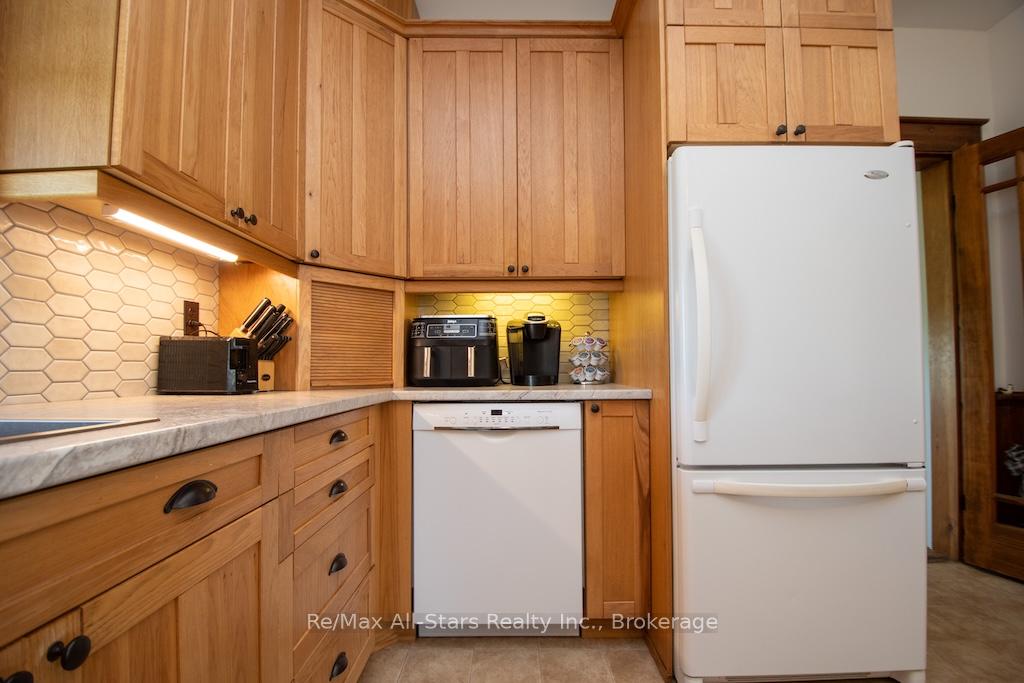 Photo 10 of 402 Mount Horeb Road, Kawartha Lakes, Manvers — HOMEH