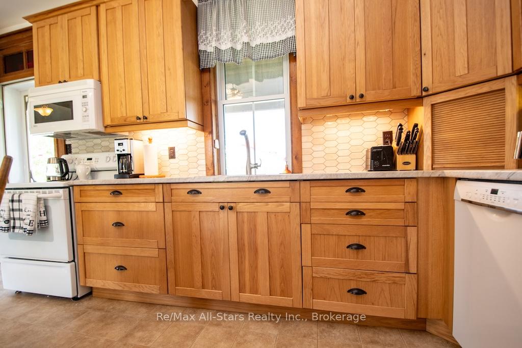 Photo 11 of 402 Mount Horeb Road, Kawartha Lakes, Manvers — HOMEH