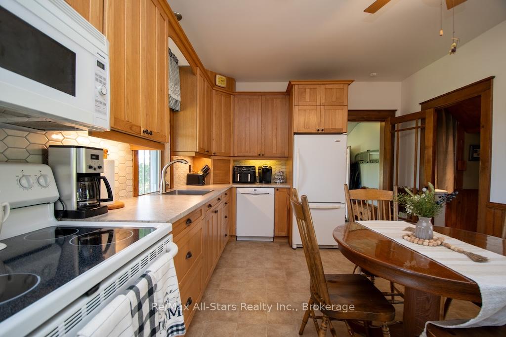 Photo 12 of 402 Mount Horeb Road, Kawartha Lakes, Manvers — HOMEH