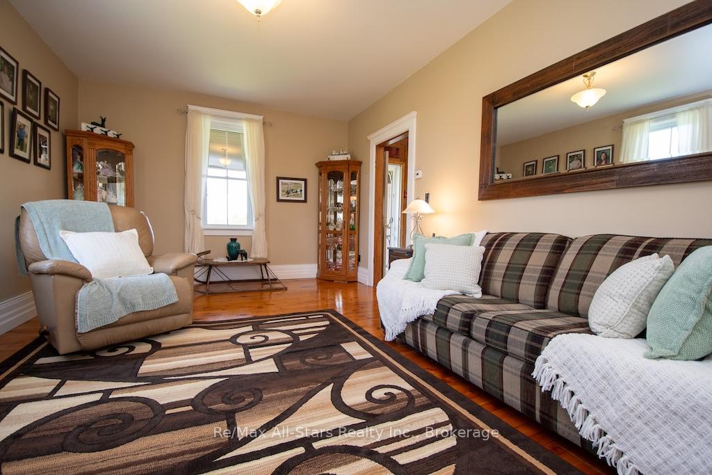 Photo 14 of 402 Mount Horeb Road, Kawartha Lakes, Manvers — HOMEH