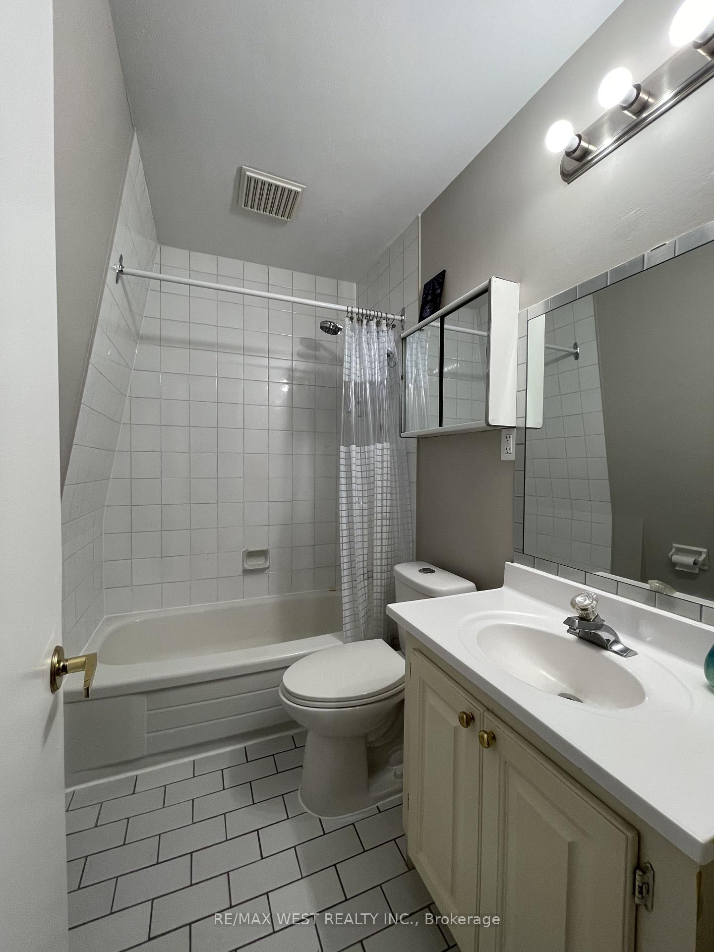 Photo 9 of 173 Lappin Avenue E, Toronto, Dovercourt-Wallace Emerson-Junction — HOMEH