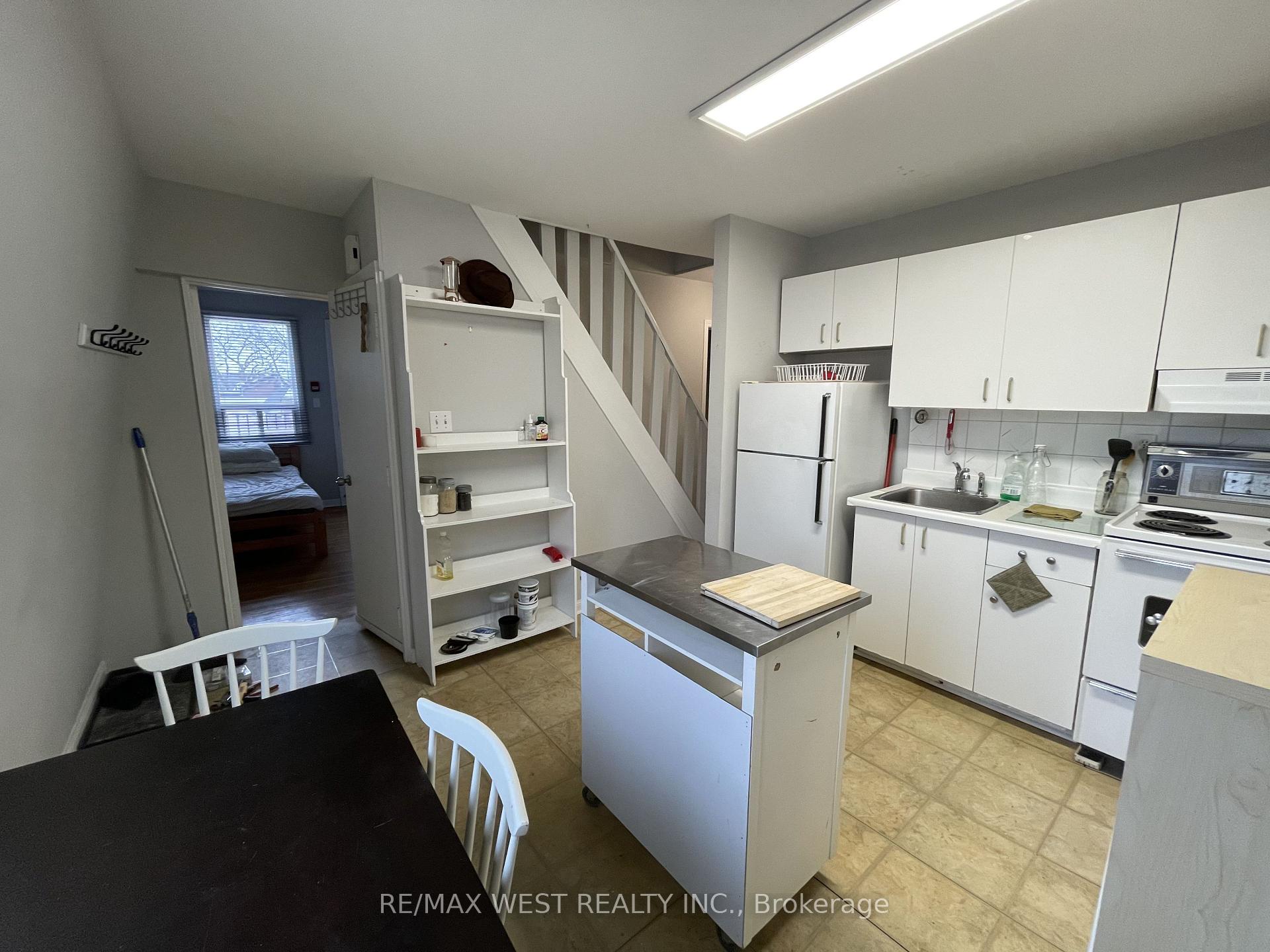 Photo 10 of 173 Lappin Avenue E, Toronto, Dovercourt-Wallace Emerson-Junction — HOMEH