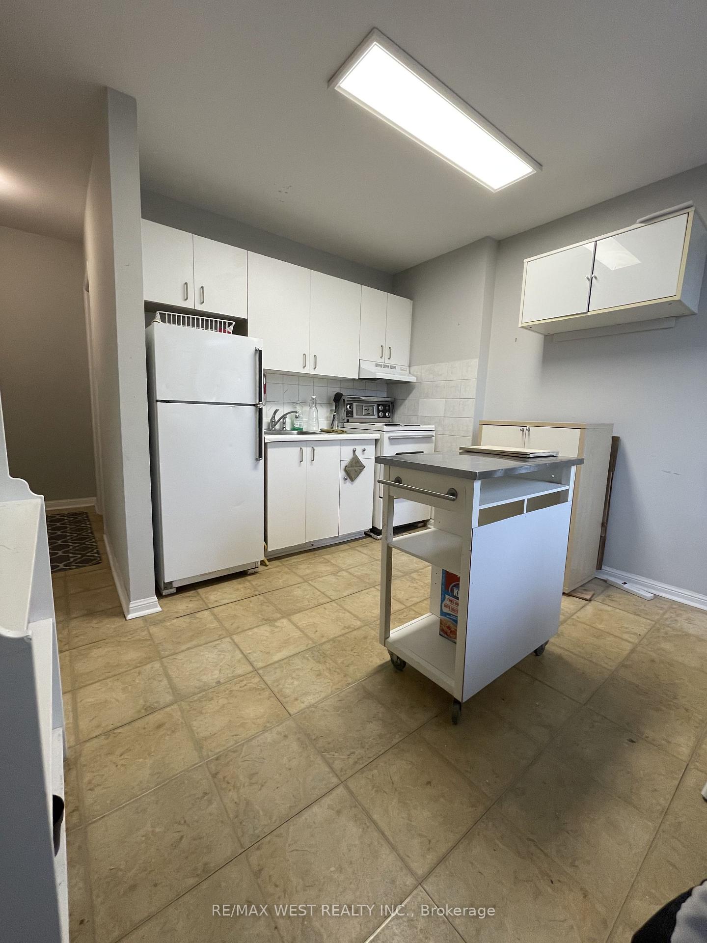 Photo 13 of 173 Lappin Avenue E, Toronto, Dovercourt-Wallace Emerson-Junction — HOMEH