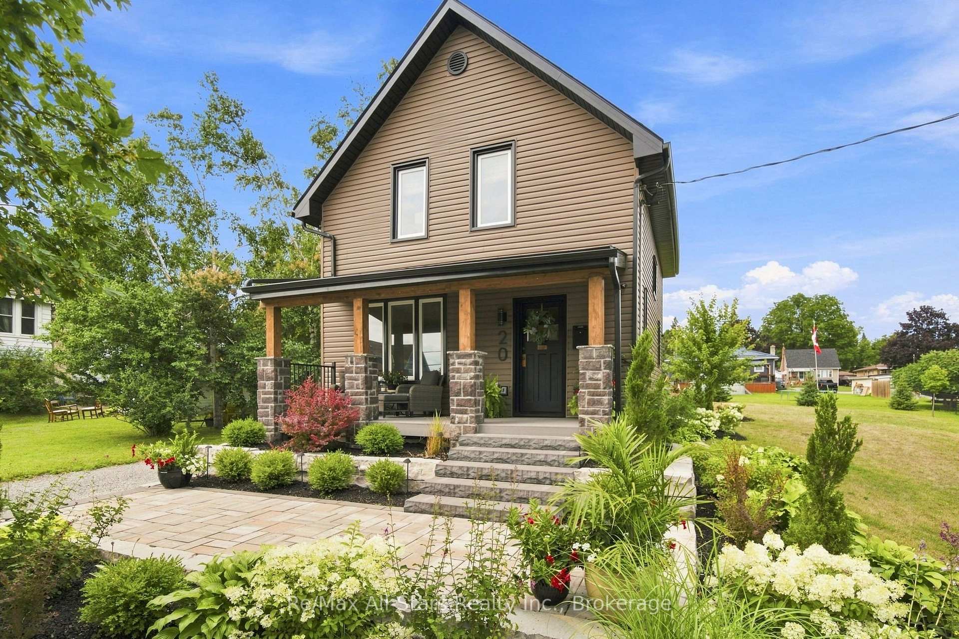 Photo 1 of 20 Mary Street E, Kawartha Lakes, Lindsay — HOMEH