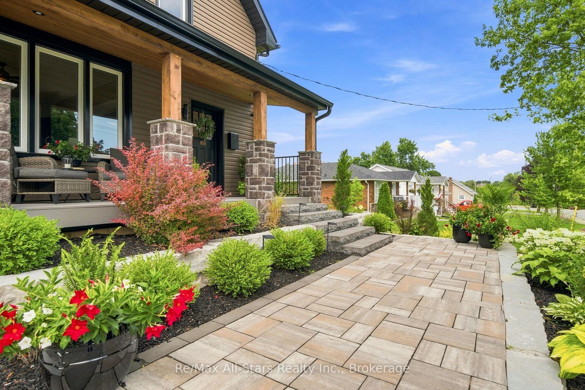Photo 4 of 20 Mary Street E, Kawartha Lakes, Lindsay — HOMEH