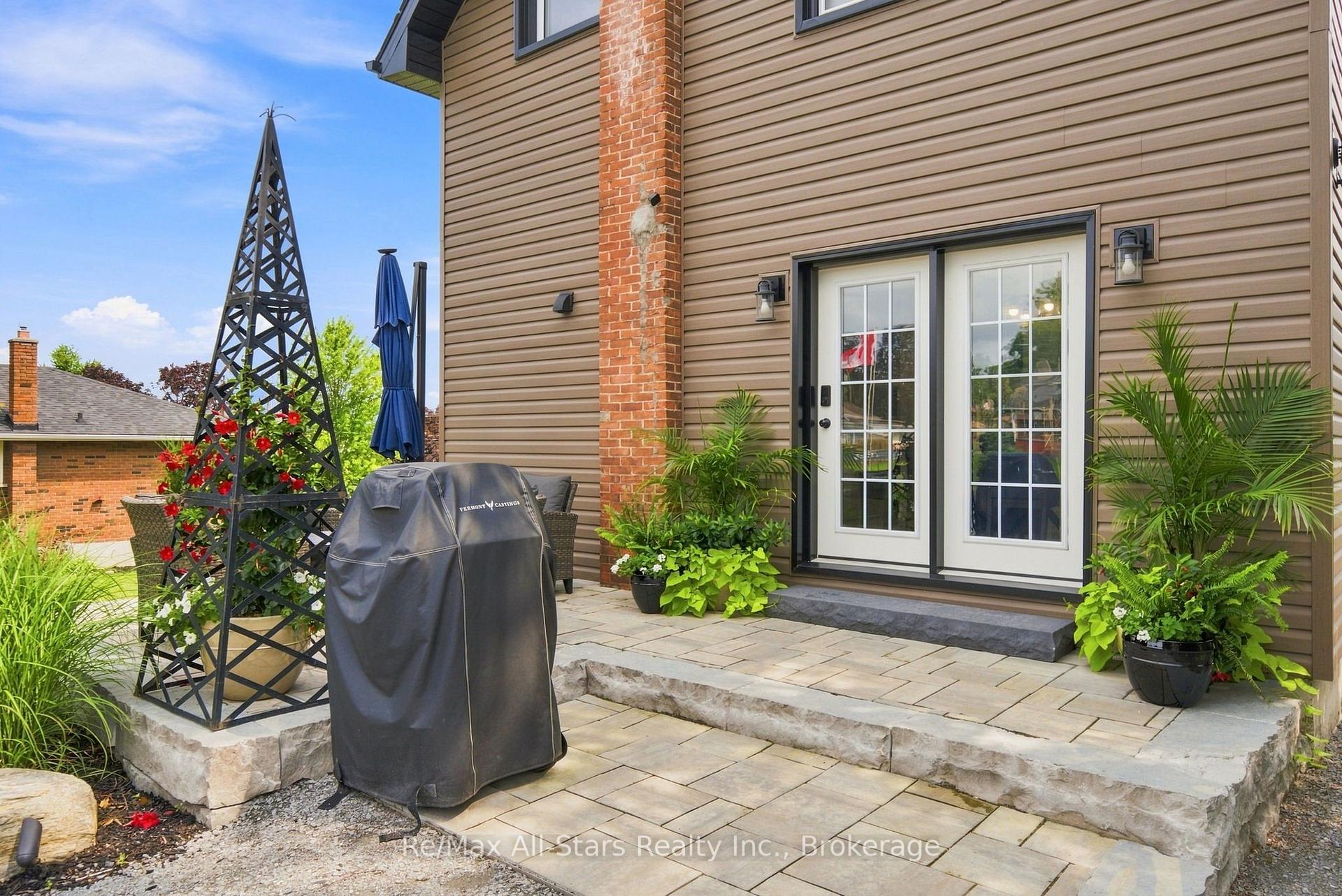 Photo 28 of 20 Mary Street E, Kawartha Lakes, Lindsay — HOMEH