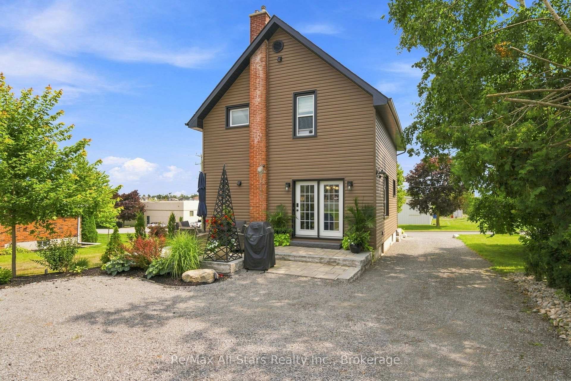 Photo 32 of 20 Mary Street E, Kawartha Lakes, Lindsay — HOMEH