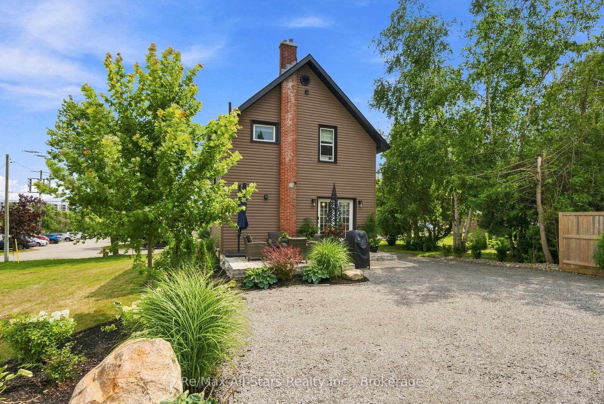 Photo 34 of 20 Mary Street E, Kawartha Lakes, Lindsay — HOMEH
