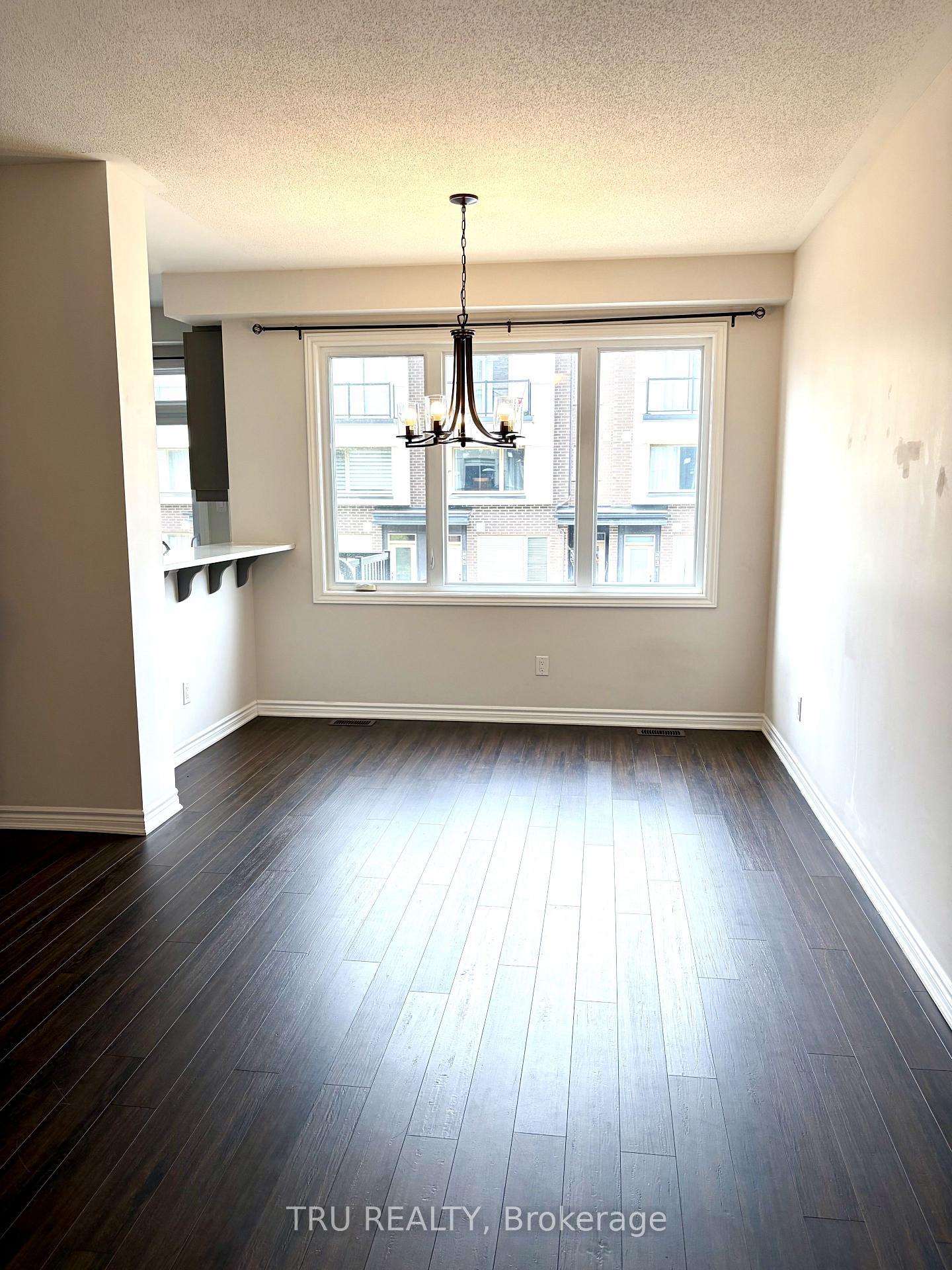 Photo 6 of 805 Kiniw Private, Ottawa, CFB Rockcliffe and Area — HOMEH
