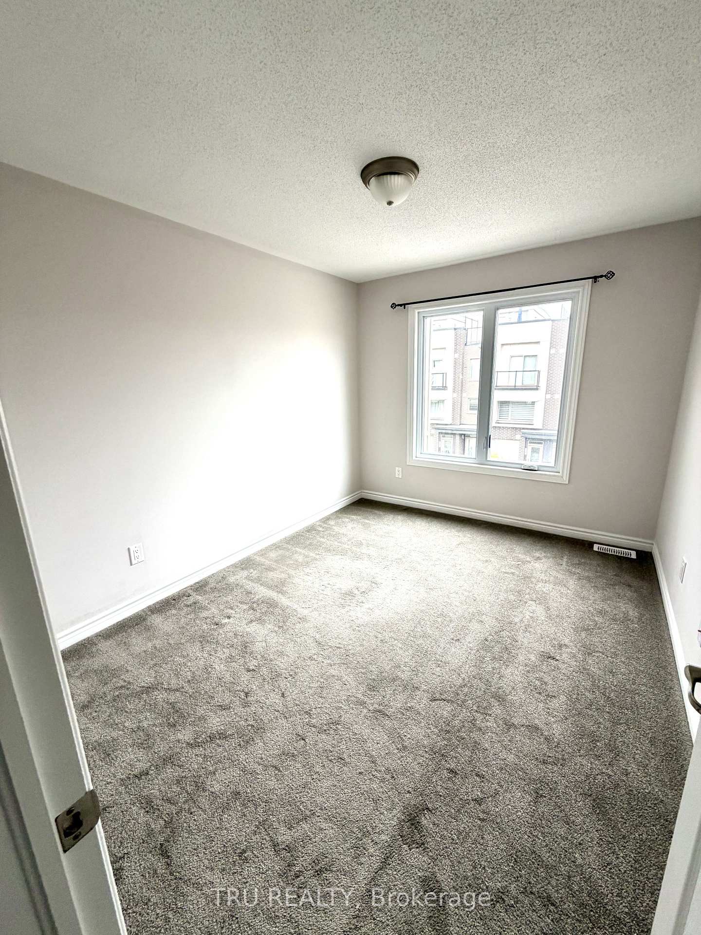 Photo 7 of 805 Kiniw Private, Ottawa, CFB Rockcliffe and Area — HOMEH