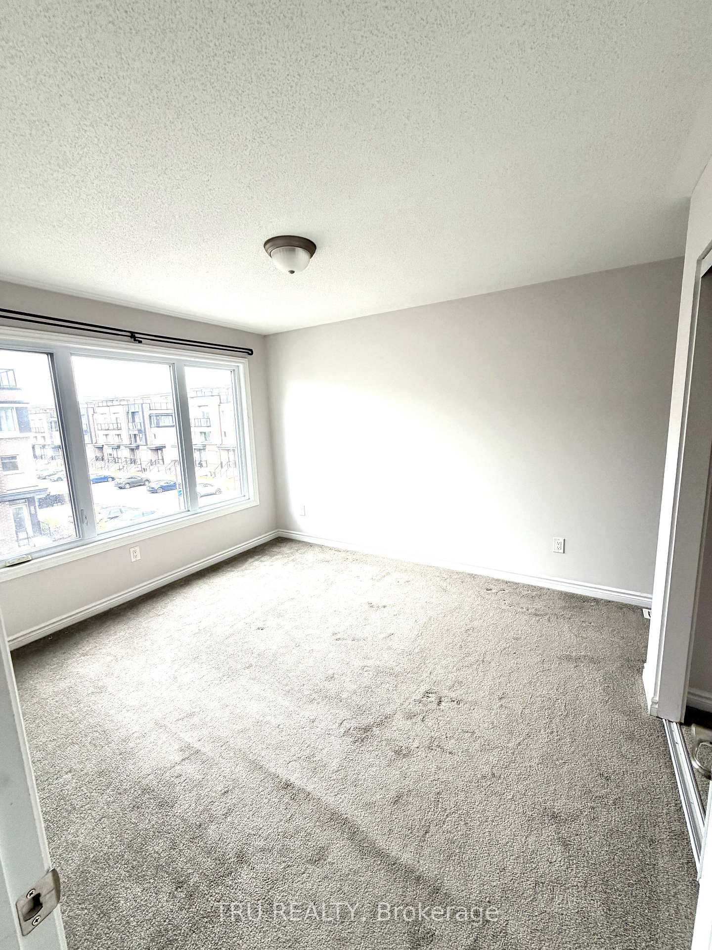 Photo 8 of 805 Kiniw Private, Ottawa, CFB Rockcliffe and Area — HOMEH