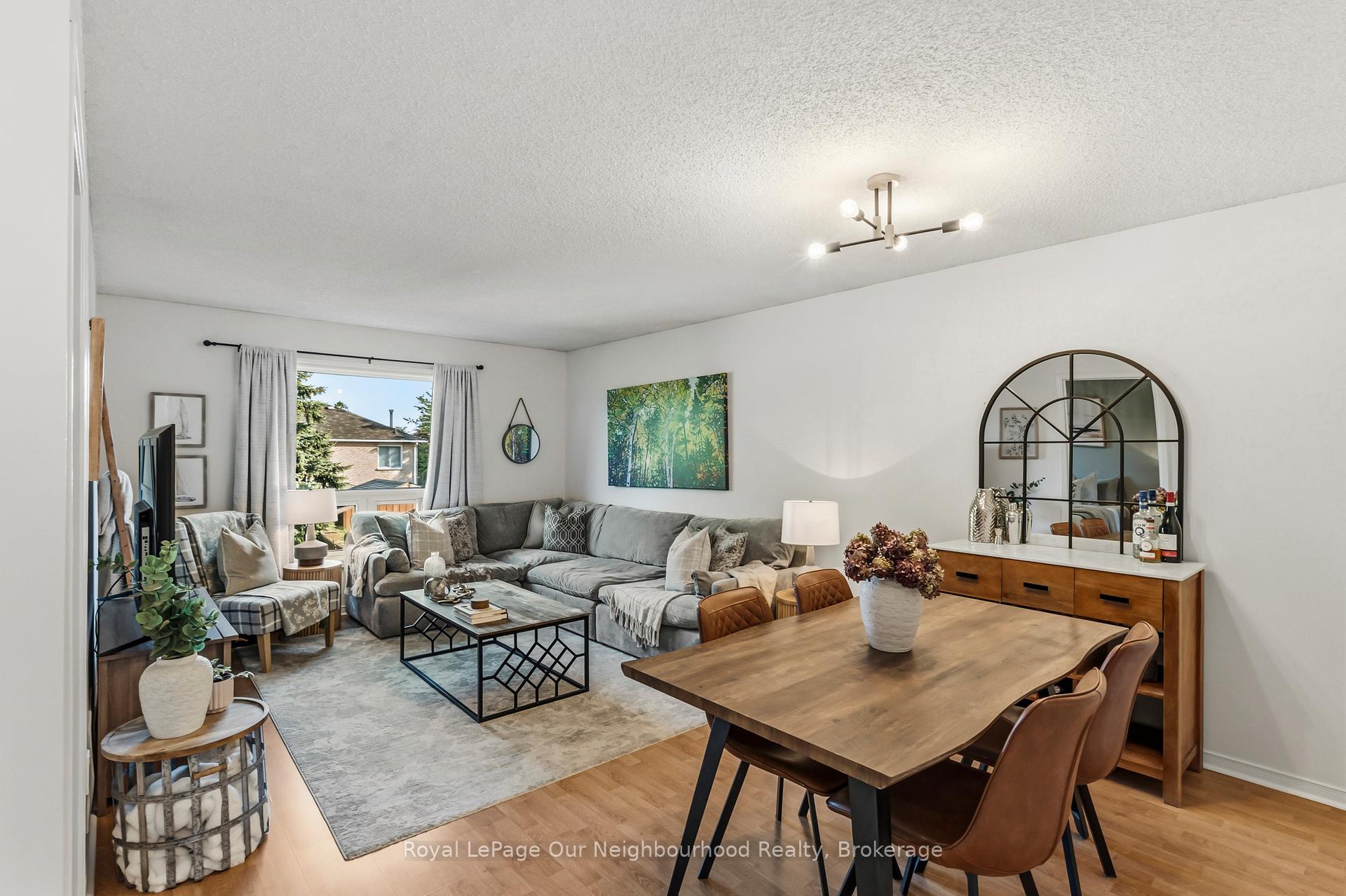 Photo 3 of 42 Glanville Crescent, Clarington, Bowmanville — HOMEH
