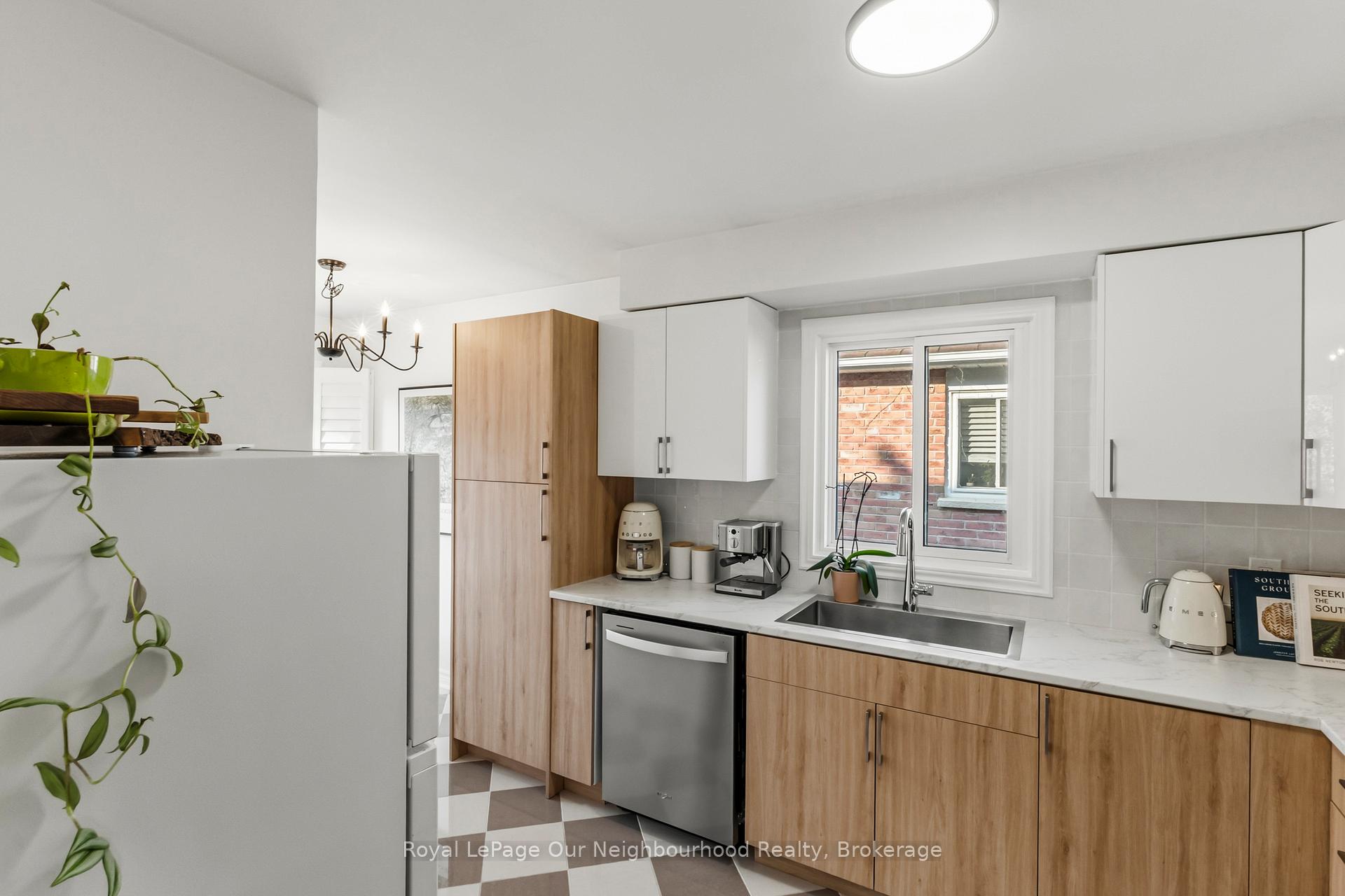Photo 5 of 42 Glanville Crescent, Clarington, Bowmanville — HOMEH