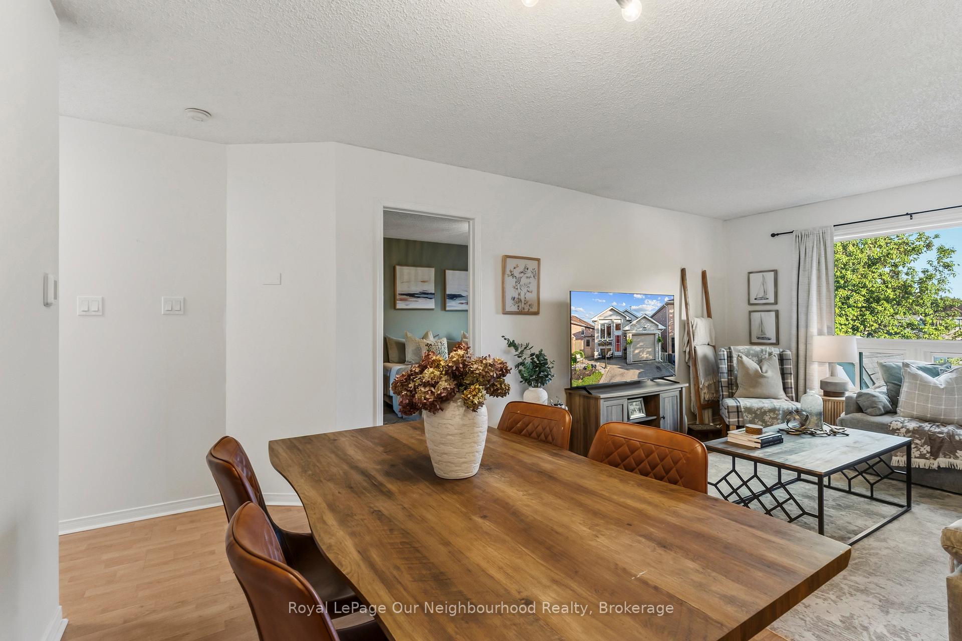 Photo 9 of 42 Glanville Crescent, Clarington, Bowmanville — HOMEH