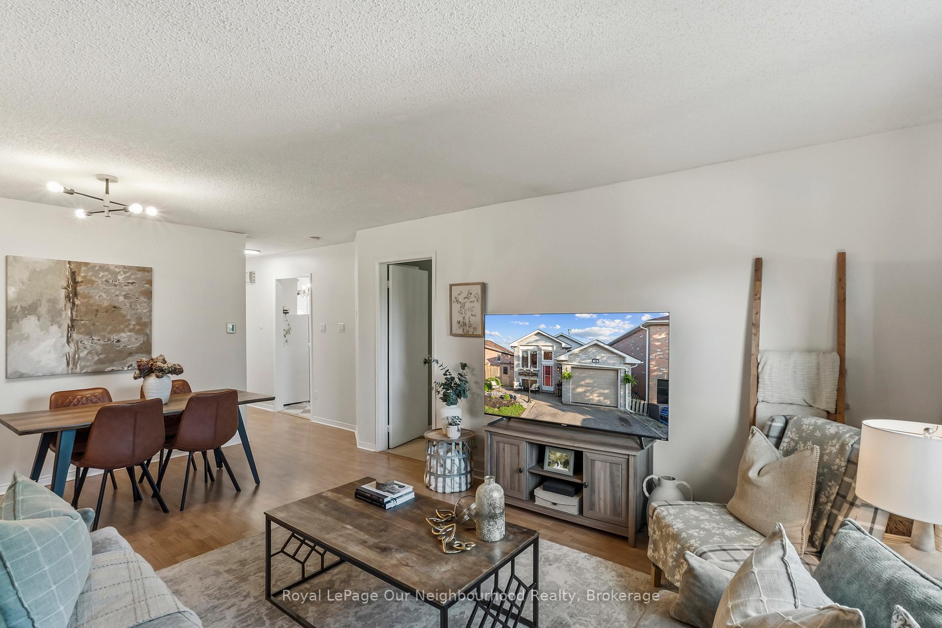 Photo 13 of 42 Glanville Crescent, Clarington, Bowmanville — HOMEH