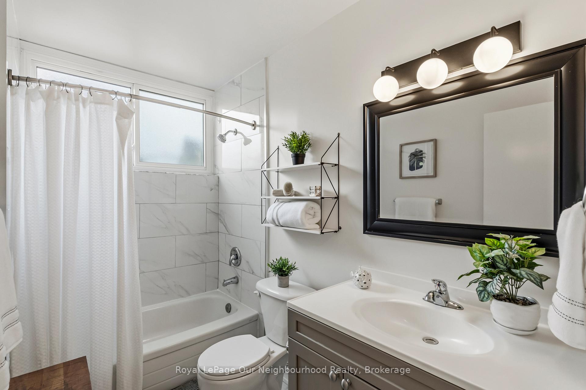 Photo 32 of 42 Glanville Crescent, Clarington, Bowmanville — HOMEH