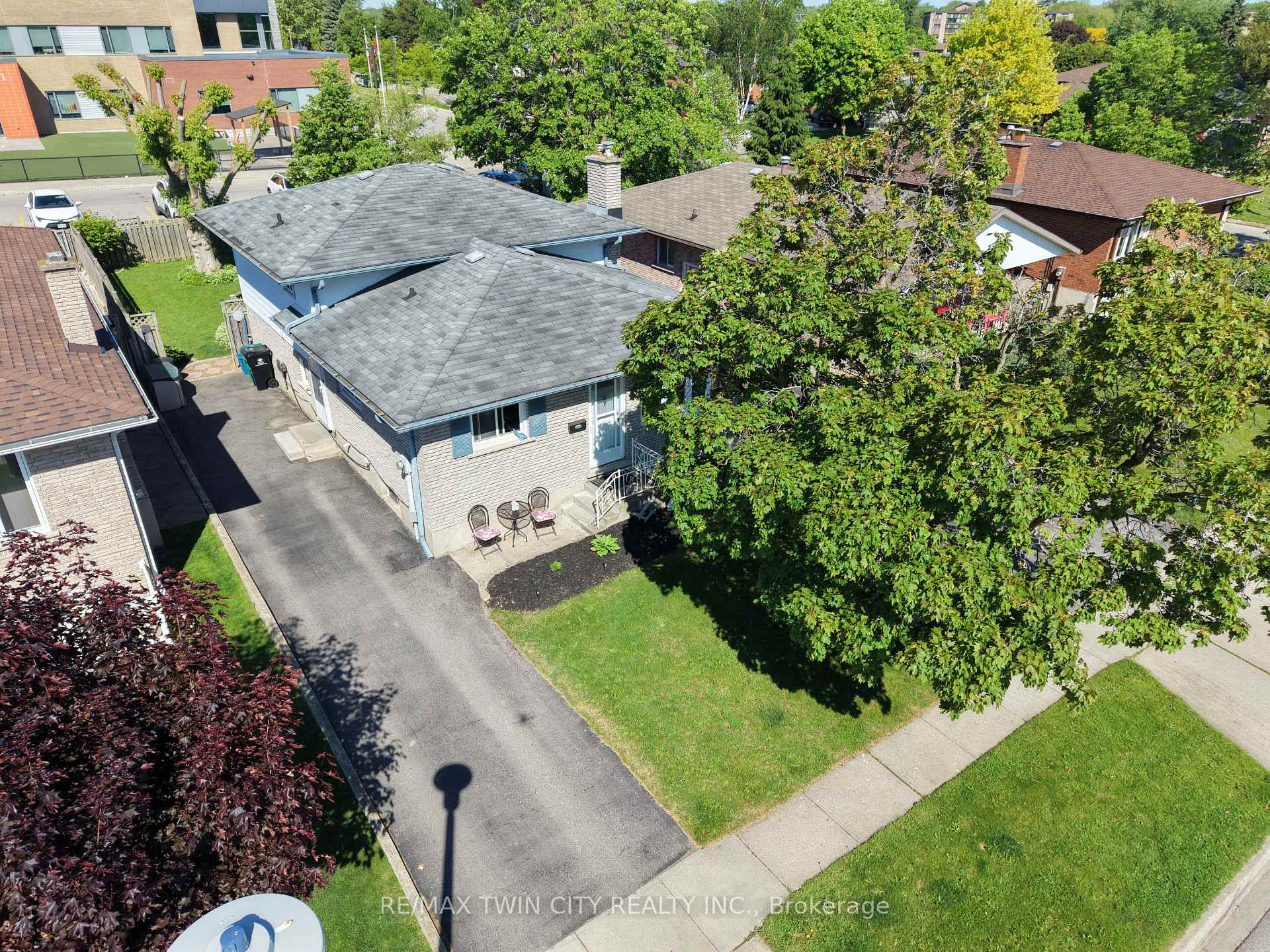 Photo 4 of 59 Bakersfield Drive, Cambridge, Christopher-Champlain — HOMEH
