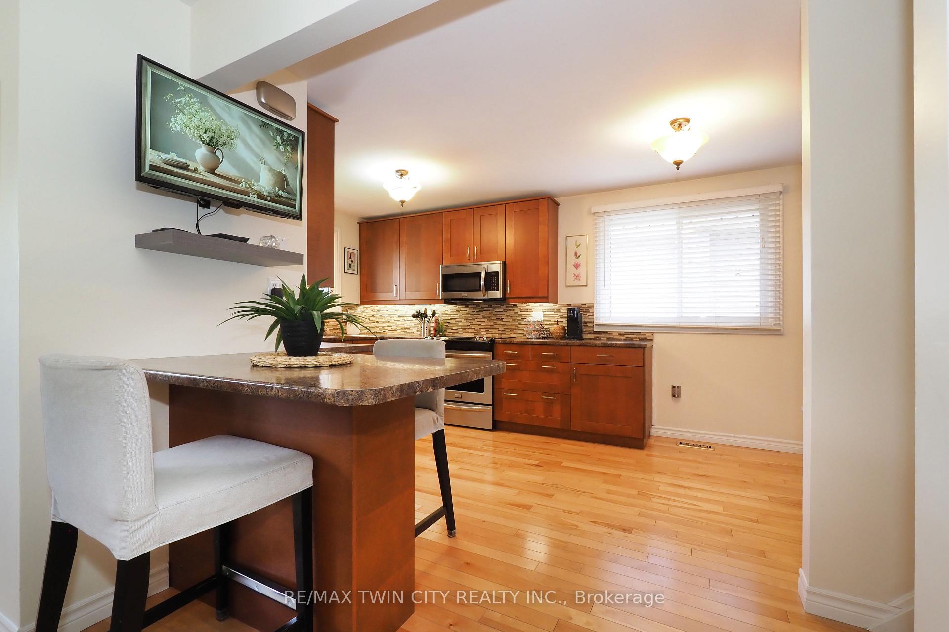 Photo 8 of 59 Bakersfield Drive, Cambridge, Christopher-Champlain — HOMEH