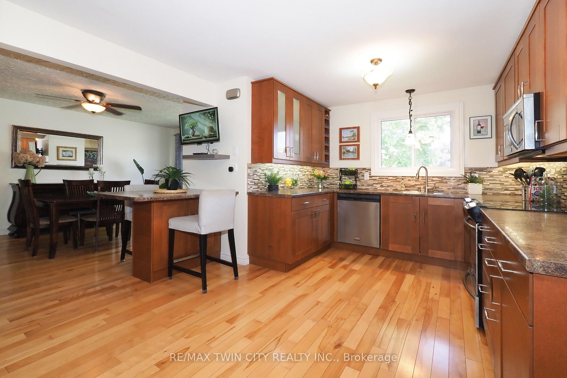 Photo 10 of 59 Bakersfield Drive, Cambridge, Christopher-Champlain — HOMEH