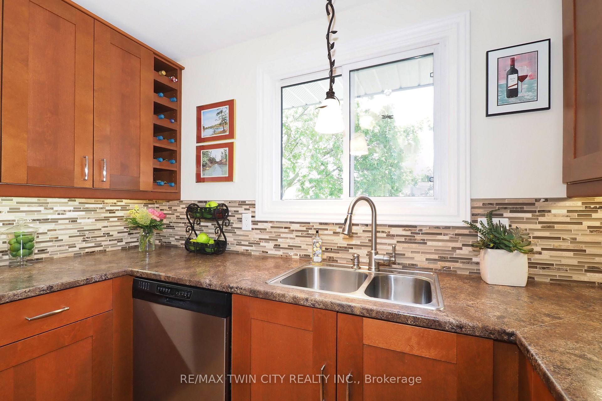 Photo 13 of 59 Bakersfield Drive, Cambridge, Christopher-Champlain — HOMEH