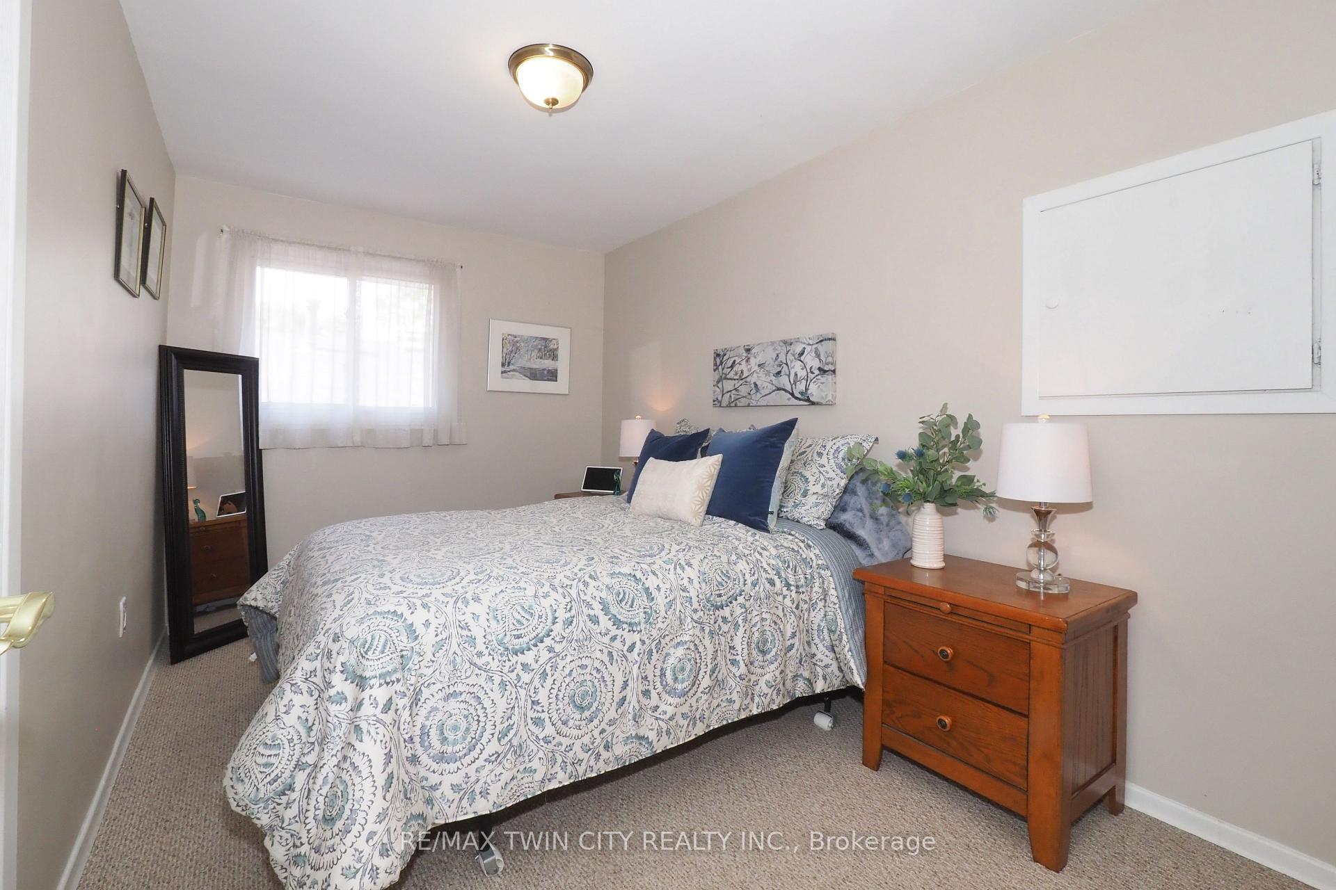 Photo 17 of 59 Bakersfield Drive, Cambridge, Christopher-Champlain — HOMEH