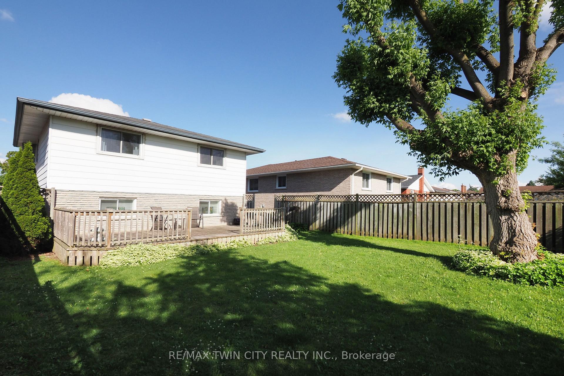 Photo 31 of 59 Bakersfield Drive, Cambridge, Christopher-Champlain — HOMEH