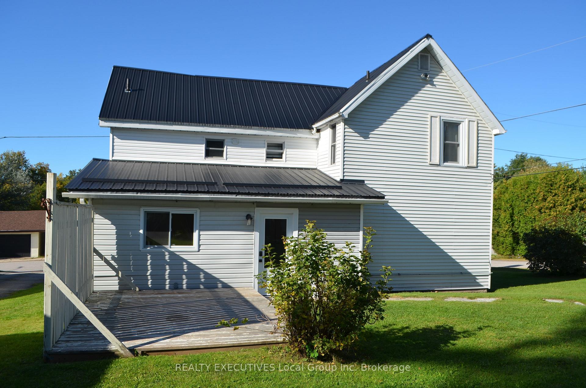 Photo 5 of 93 Bay Street, Callander — HOMEH