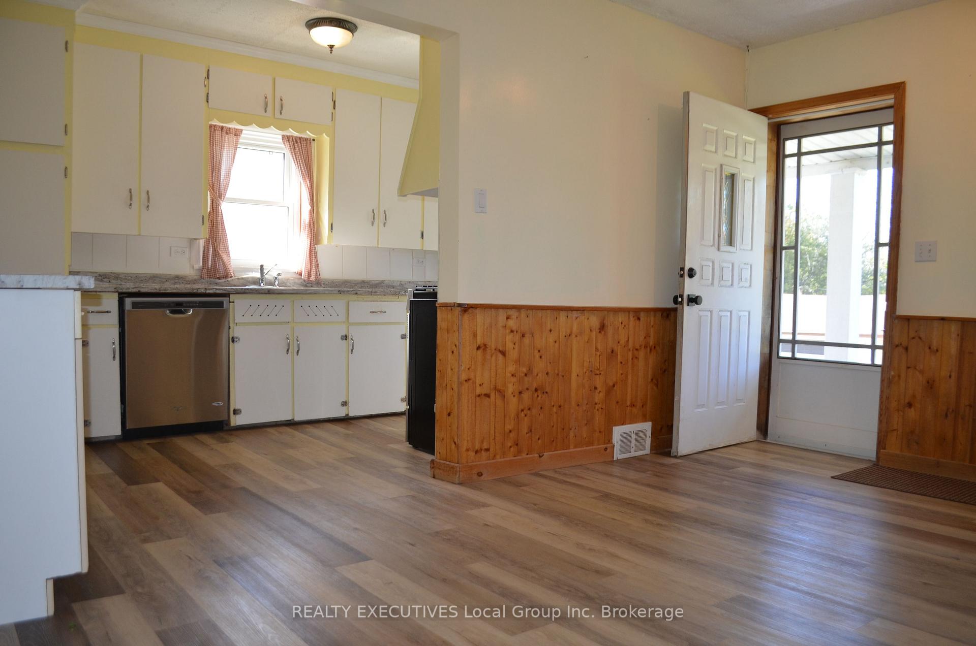 Photo 19 of 93 Bay Street, Callander — HOMEH