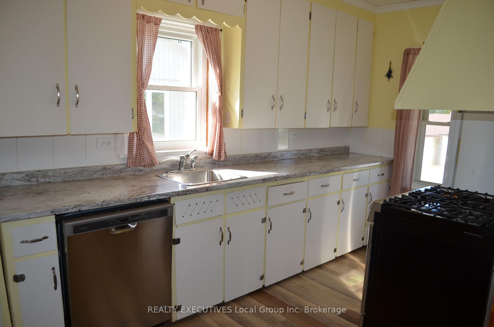 Photo 20 of 93 Bay Street, Callander — HOMEH