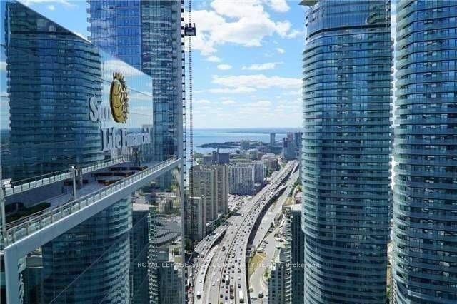Photo 9 of Unit 4902, 100 Harbour Street, Toronto, Waterfront Communities — HOMEH
