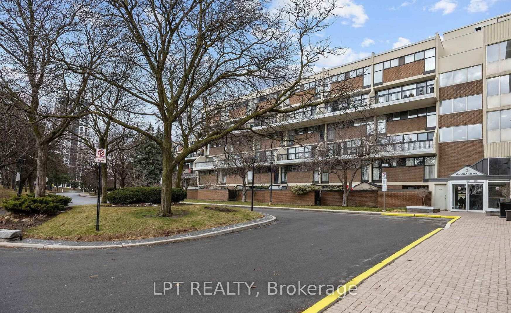 Photo 3 of Unit 332, 2 Valhalla Inn Road, Etobicoke, Islington-City Centre West — HOMEH