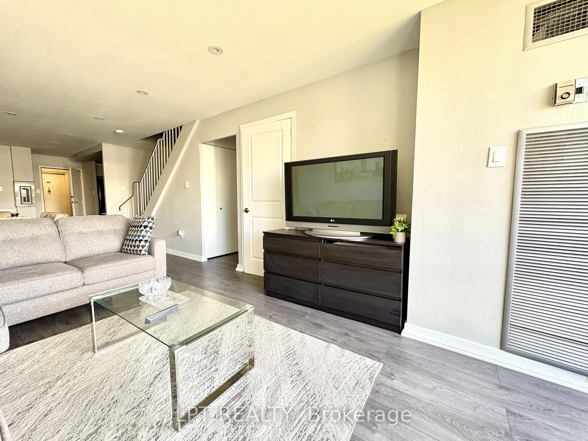 Photo 12 of Unit 332, 2 Valhalla Inn Road, Etobicoke, Islington-City Centre West — HOMEH