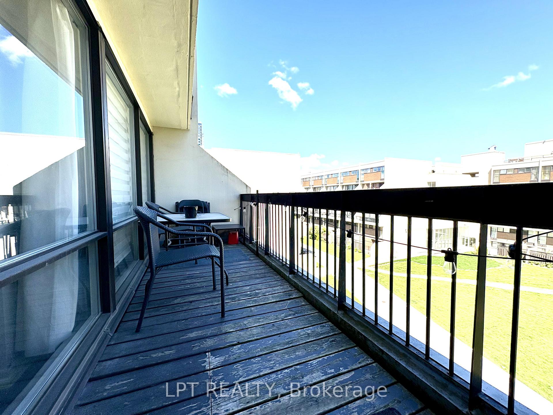 Photo 18 of Unit 332, 2 Valhalla Inn Road, Etobicoke, Islington-City Centre West — HOMEH
