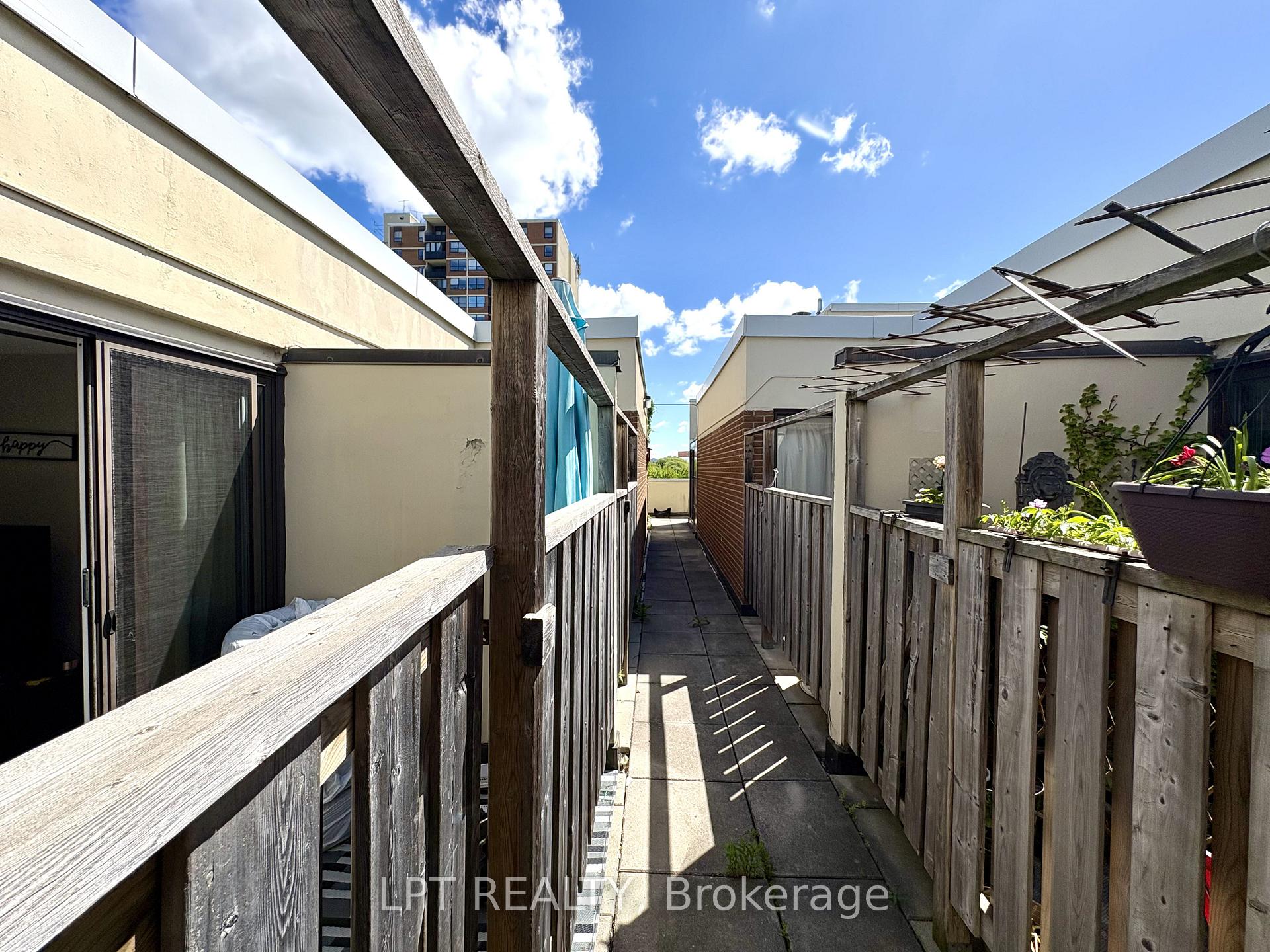Photo 29 of Unit 332, 2 Valhalla Inn Road, Etobicoke, Islington-City Centre West — HOMEH