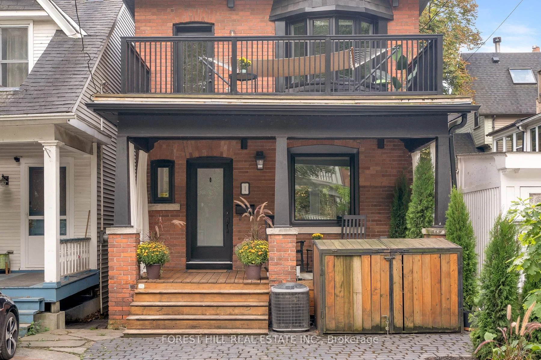 Photo 6 of 1 Balmy Avenue, Toronto, The Beaches — HOMEH