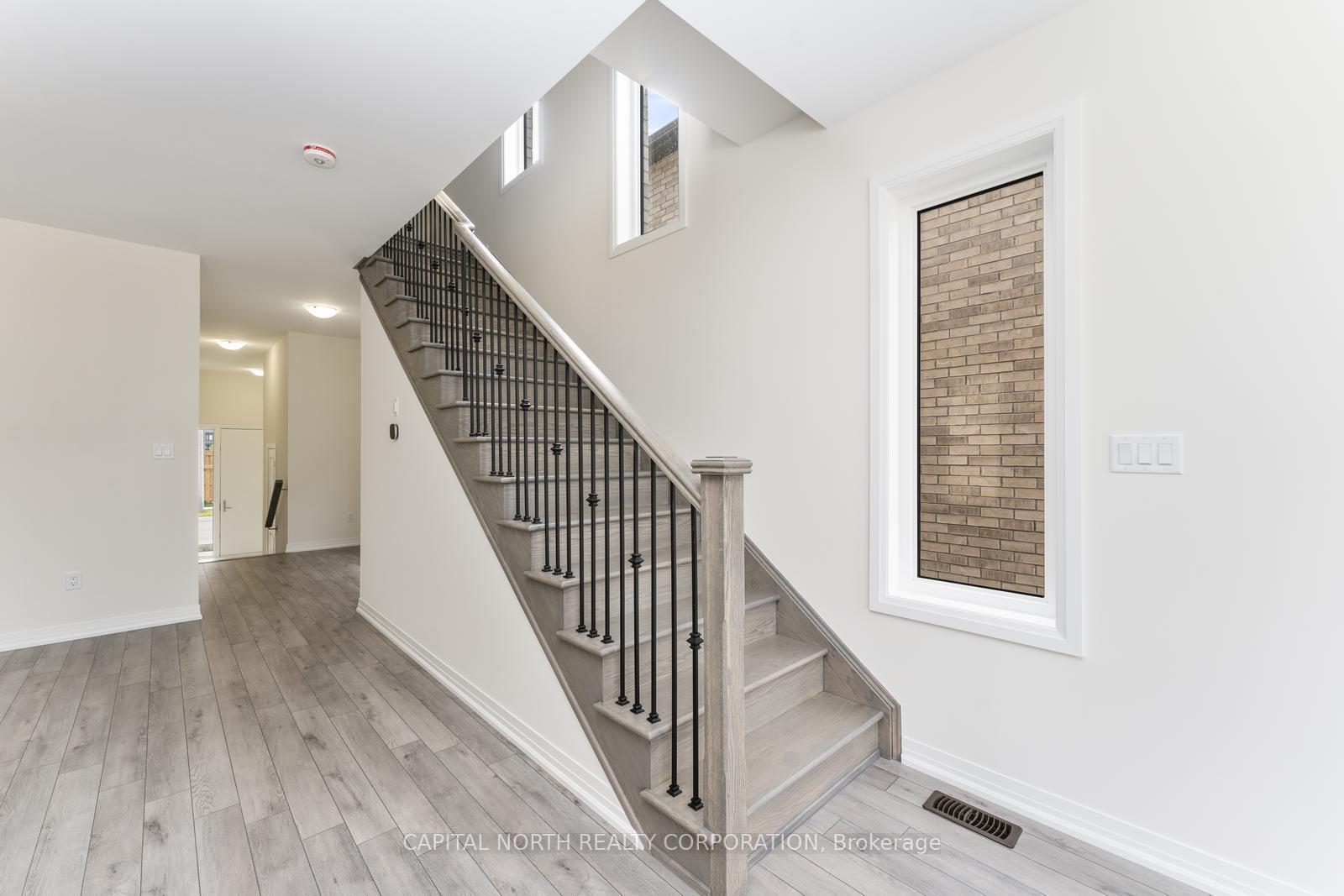 Photo 21 of 116 Turnberry Lane, Barrie, Painswick South — HOMEH