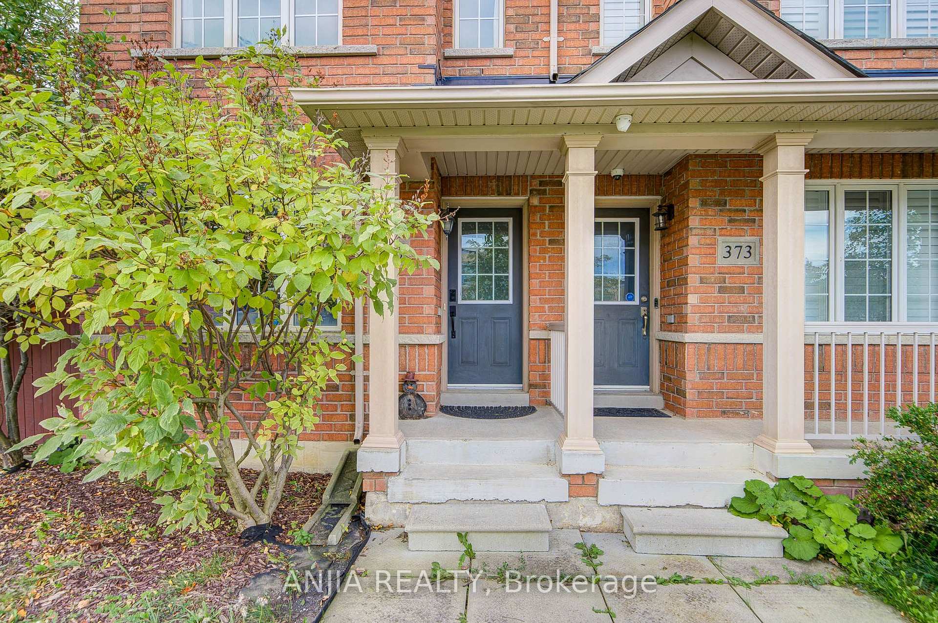 Photo 3 of 375 White's Hill Avenue, Markham, Cornell — HOMEH