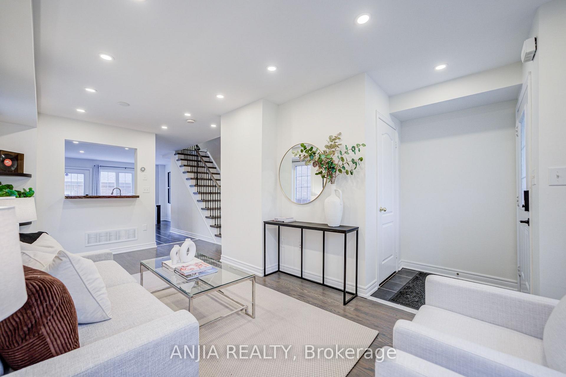 Photo 9 of 375 White's Hill Avenue, Markham, Cornell — HOMEH
