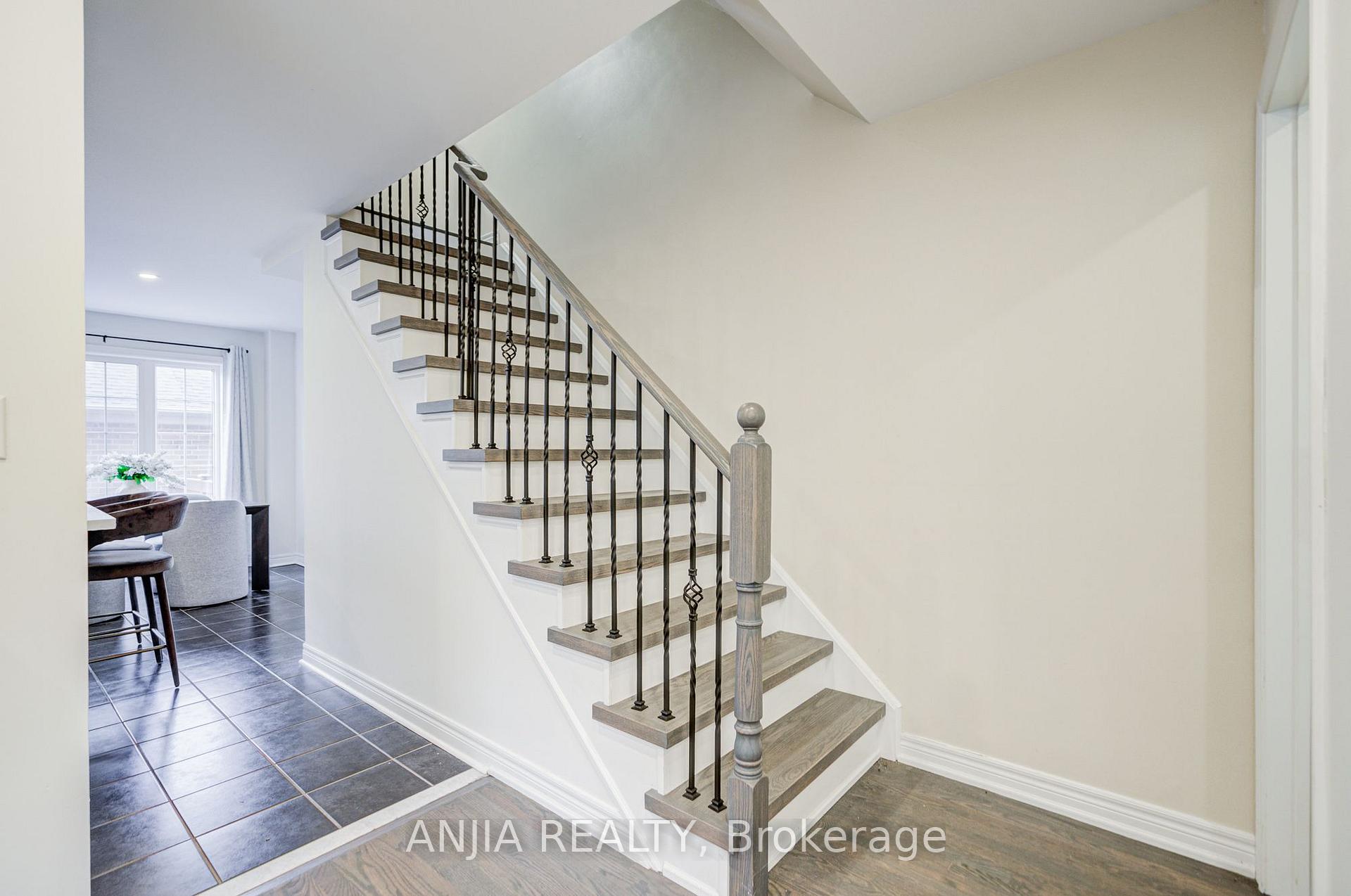Photo 10 of 375 White's Hill Avenue, Markham, Cornell — HOMEH