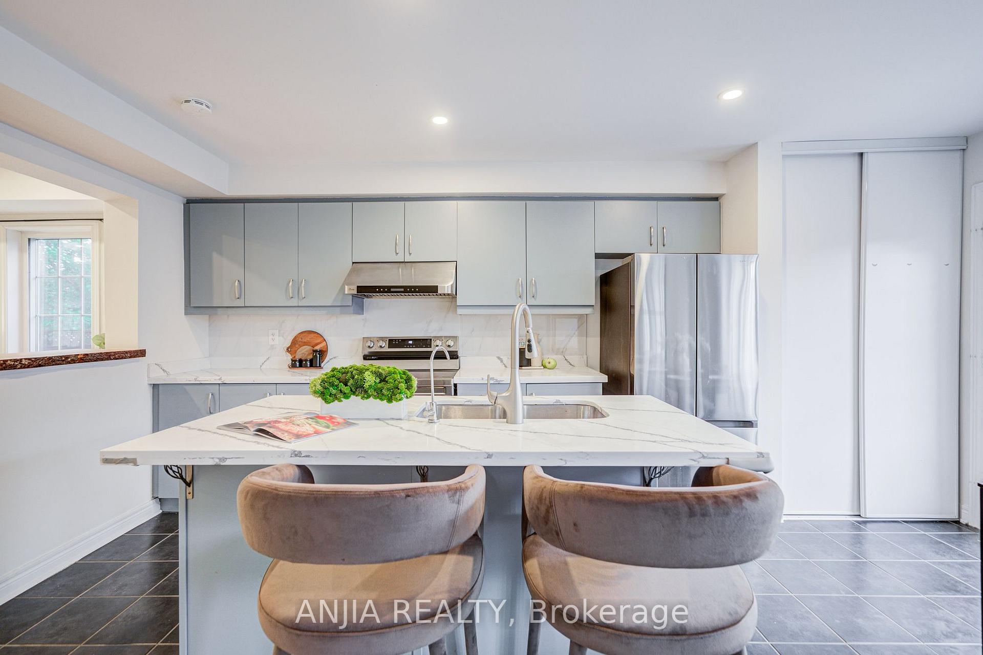 Photo 14 of 375 White's Hill Avenue, Markham, Cornell — HOMEH
