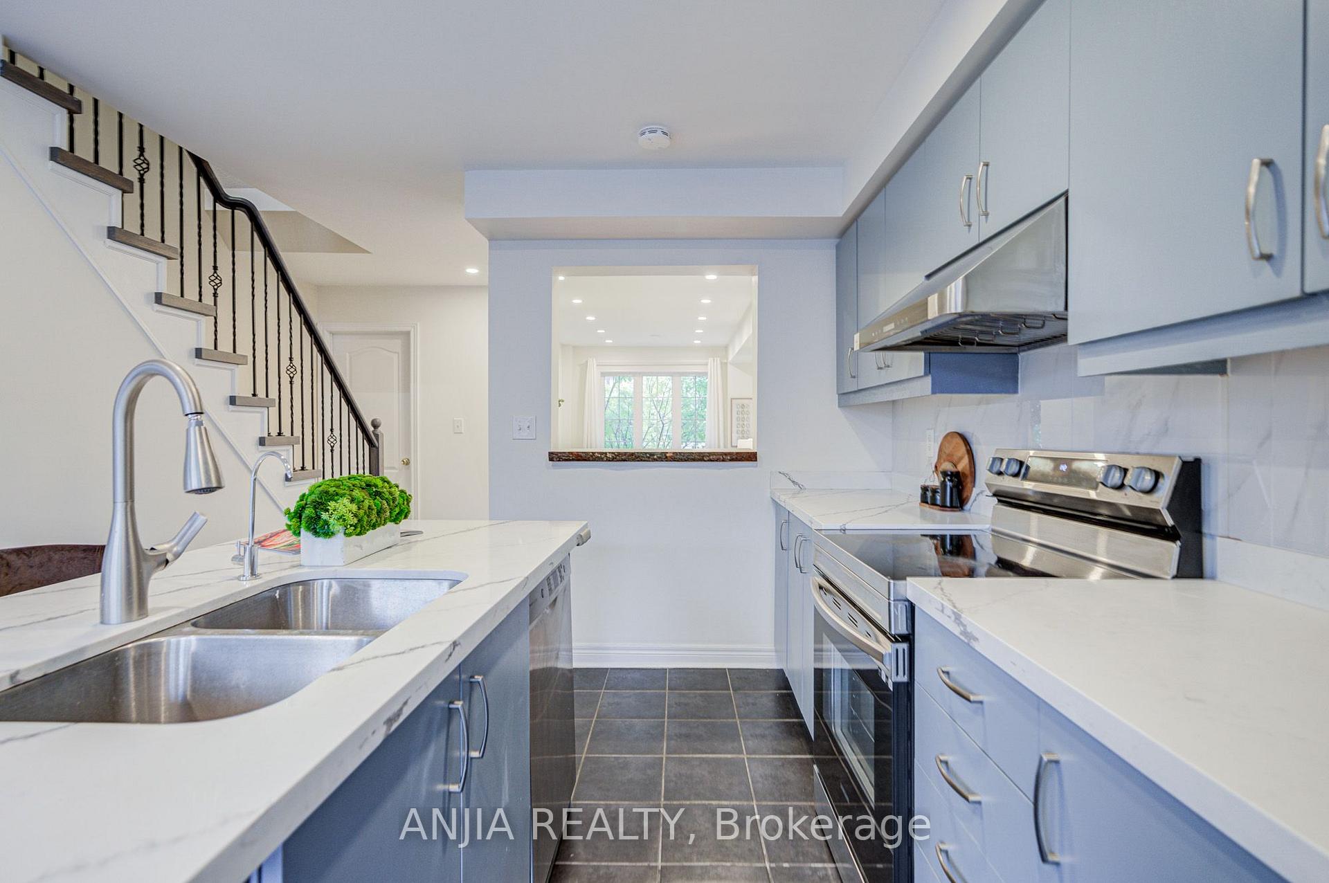 Photo 15 of 375 White's Hill Avenue, Markham, Cornell — HOMEH