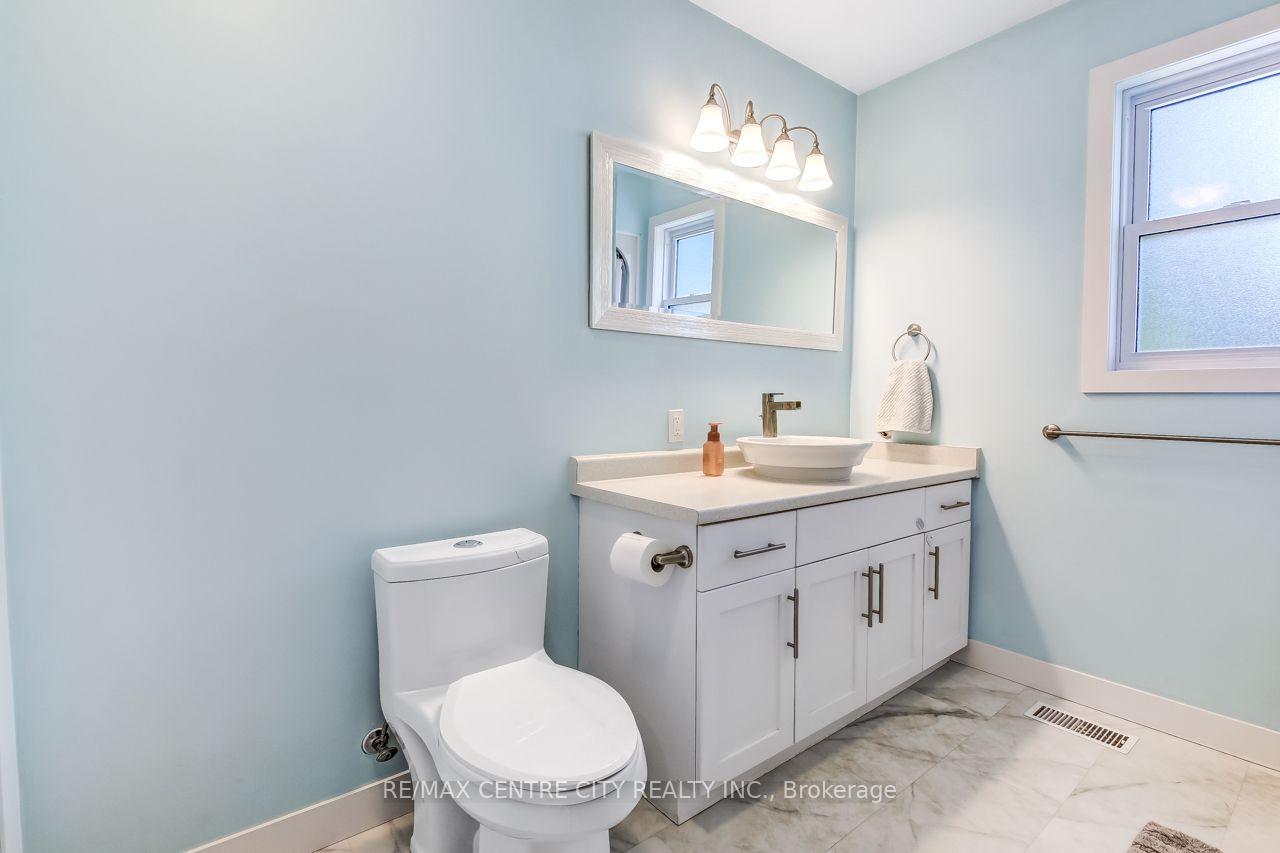 Photo 24 of 37450 Lake Line, Southwold, Rural Southwold — HOMEH