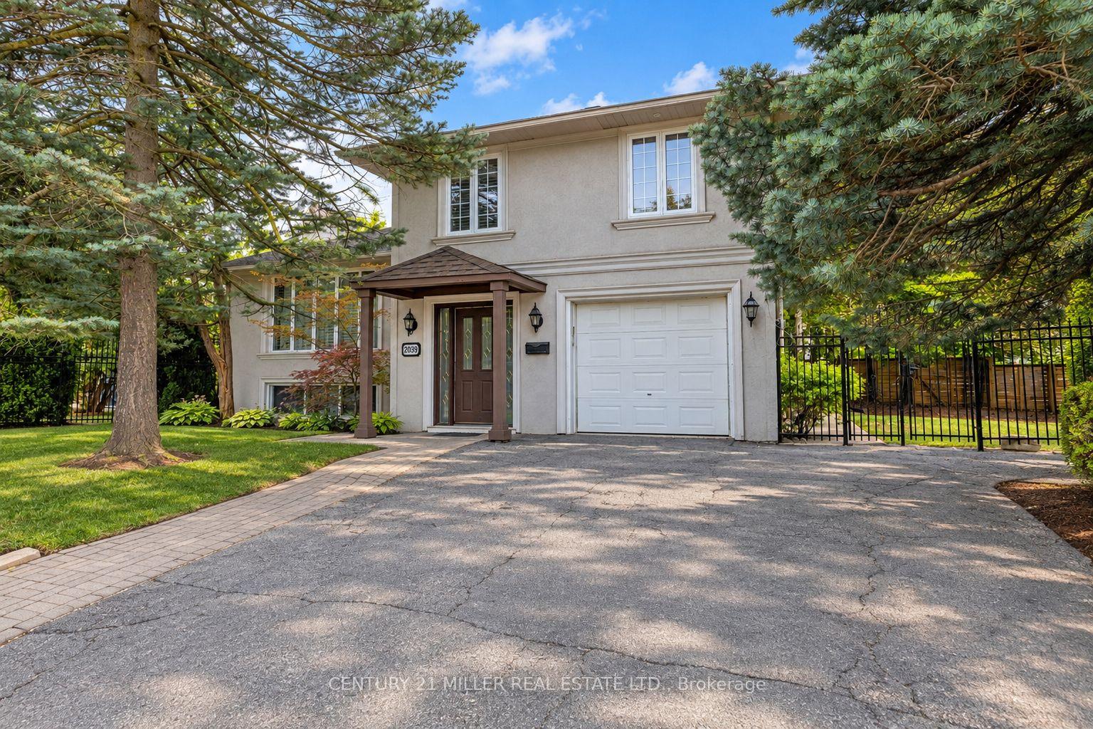Photo 2 of 2039 Wakely Street, Oakville, West — HOMEH