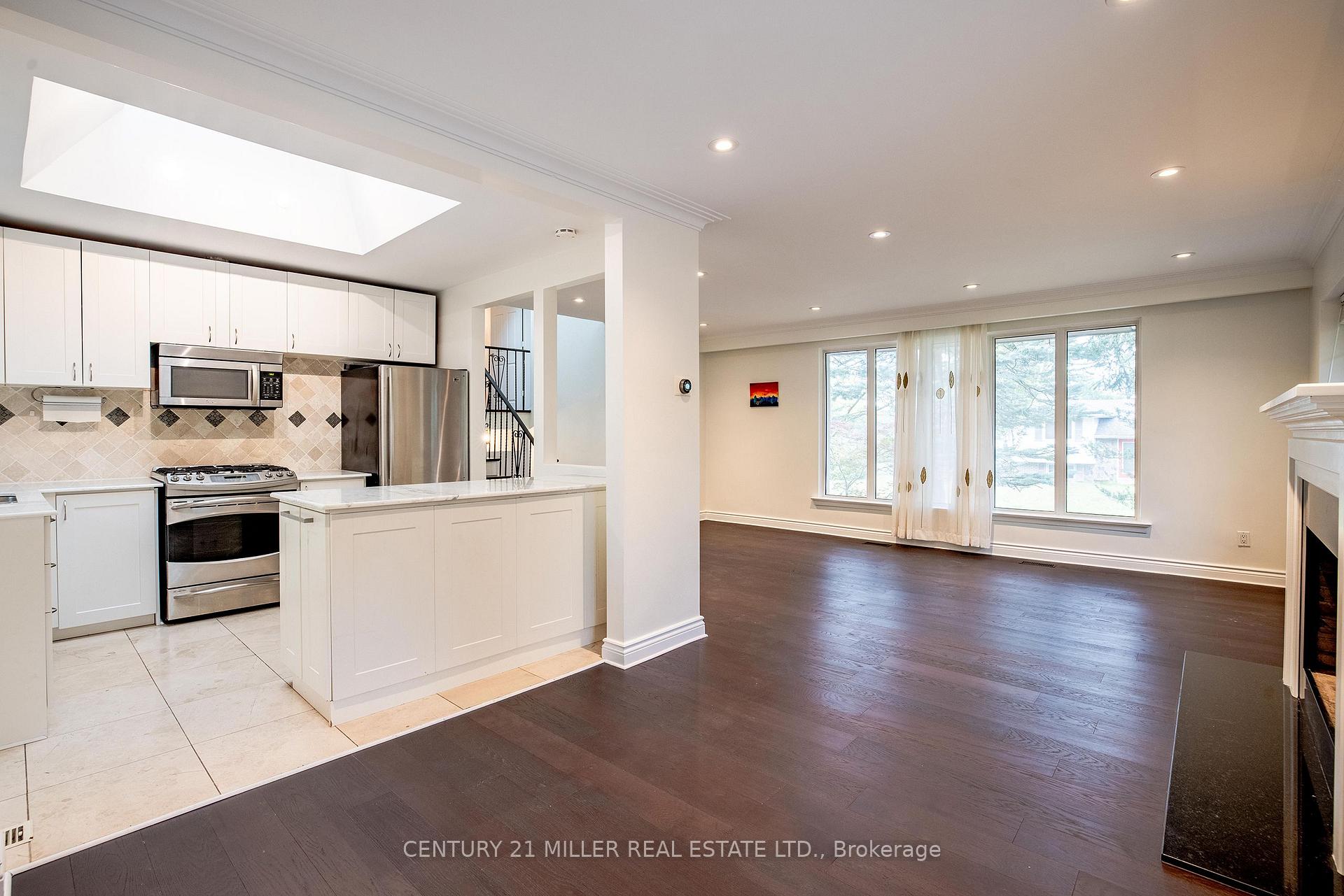 Photo 9 of 2039 Wakely Street, Oakville, West — HOMEH