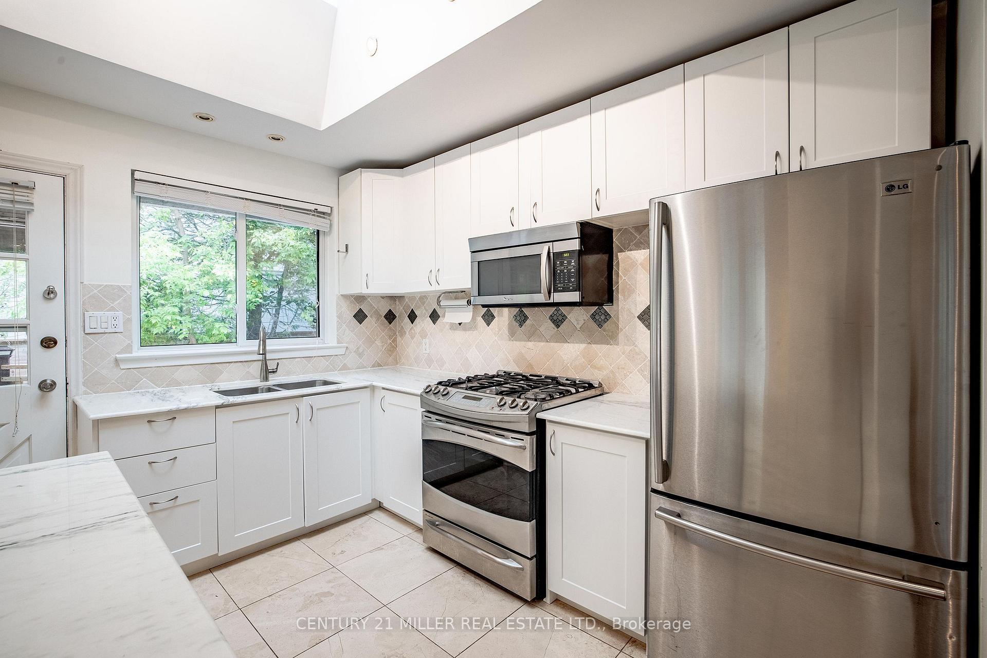 Photo 11 of 2039 Wakely Street, Oakville, West — HOMEH